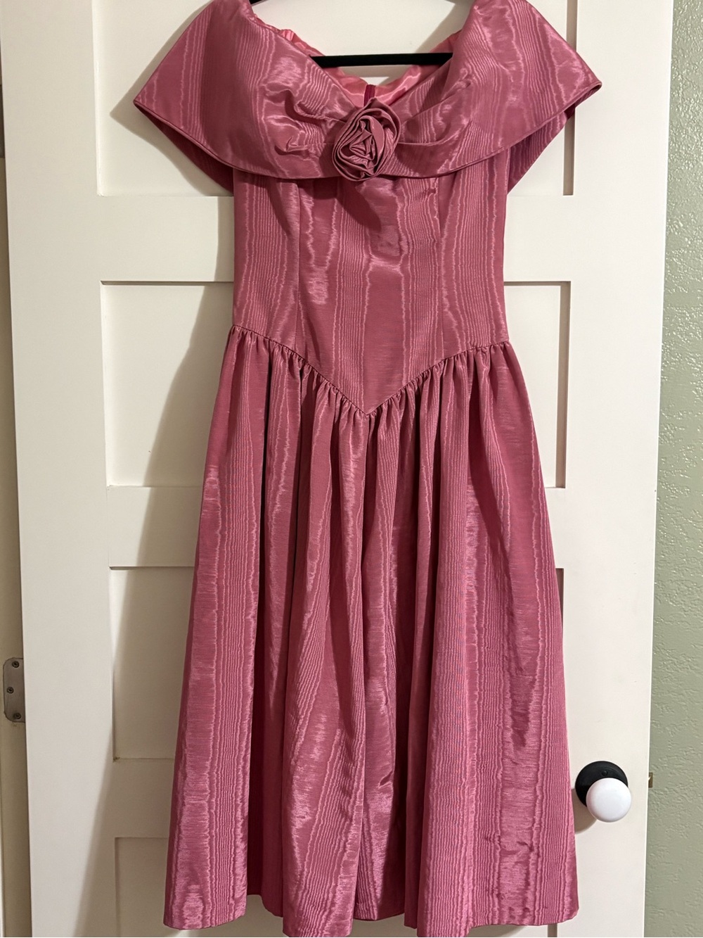 Vtg handmade rose pinkMoire taffeta dress 80s Basque waist rosette Prom small